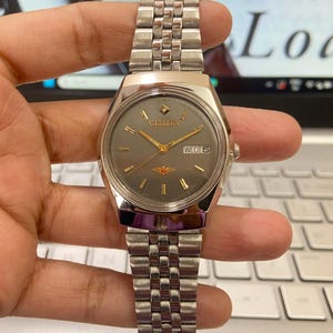 Orologio da polso da uomo giapponese Citizen Automatic 8200 Cream Face 21 Jewels Day-Date Vintage del 1990 C34