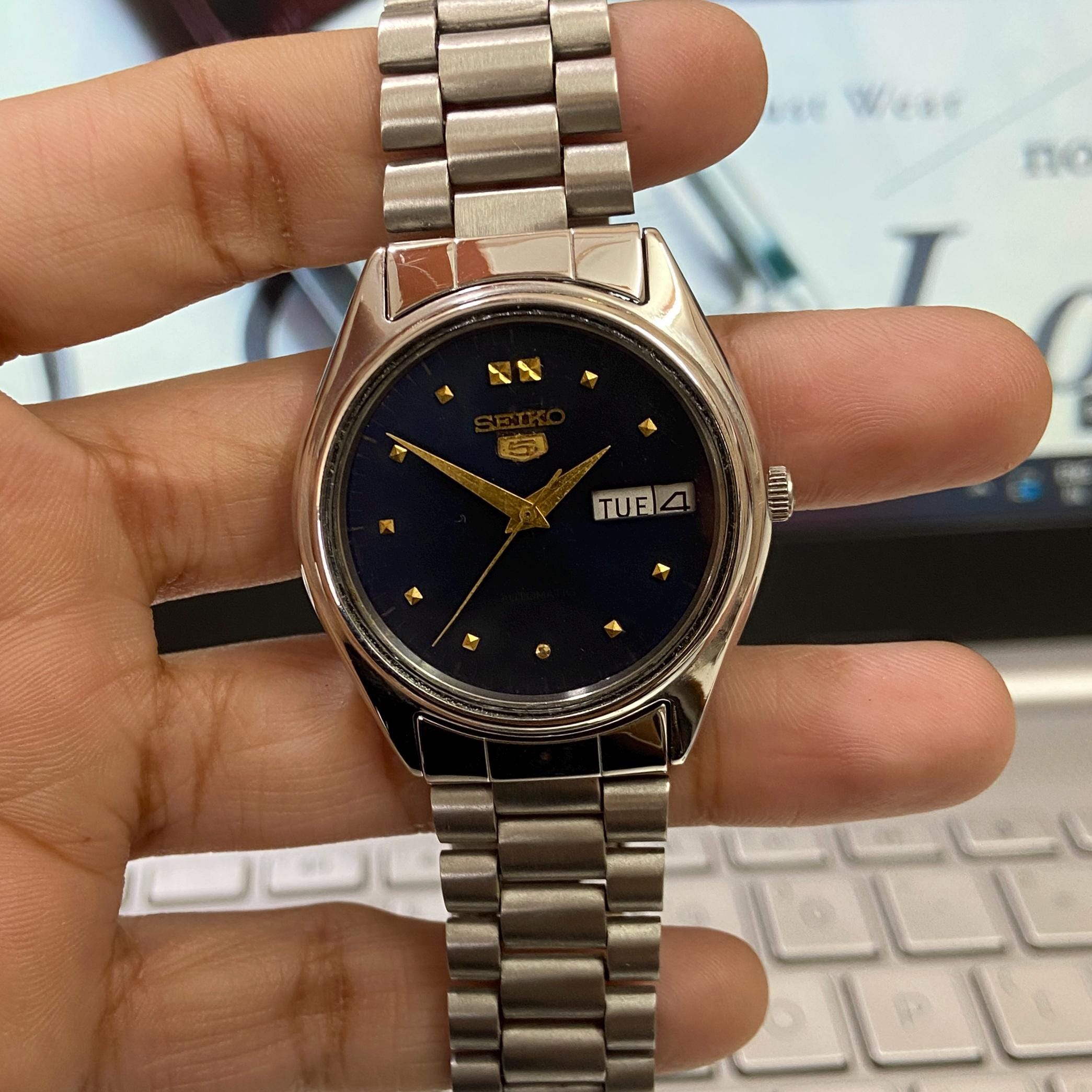 SEIKO クォーツ 時計 1986年製 ゴールド/ブラック 1986 seiko - Etsy 日本