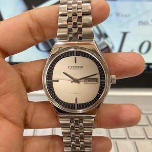 Vintage 1991 Citizen Automatic 8200 Cream Face 21 Jewels Day-Date Japanese Men's Wrist watch C32