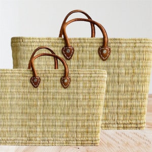 Einkaufstasche mit Ledergriffen, marokkanische Handwerkskunst, Marktkorb, marokkanische Strohtasche, gewebte Korbtasche
