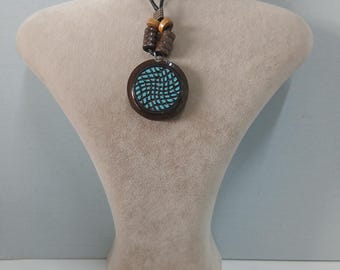 Handmade Wood Pendant Necklace: Elegant Turquoise Inlay