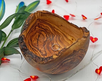 Rustic OLIVEWOOD BOWL / Dish - unique- Handcrafted -A perfect gift -Serving bowl for Salad /Cereal/Snack/Soup/Pasta - Appleyard & Crowe