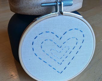 Corazones de anidación 3" aro bordado / bordado terminado