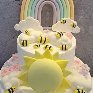 24 BUMBLE BEE EDIBLE Sugar Cupcake or Cake Toppers by Decopac Bee