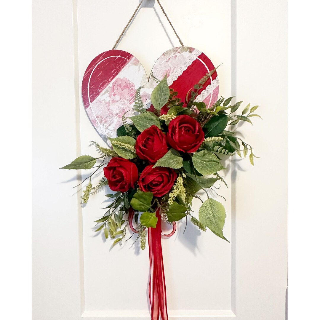 Red and Pink Wall Hanging, Red Roses Vintage Decor, Heart With Red
