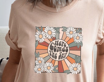 Camiseta "Here Comes the Sun" para Mulheres/Camiseta de Viagem, Praia e Férias/Camiseta Ensolarada/Camiseta Retrô dos Beatles/Camiseta Motivacional/Moletom com Capuz/Suéter/Regata