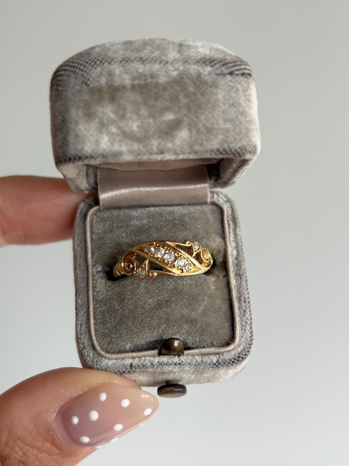 Antique Old Mine Cut Diamond Scroll Band 18k sz 6.5