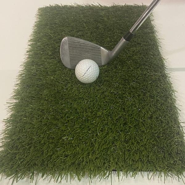 Large Golf Winter Fairway Mat; 400 x 250 Millimetres; Short 26 Millimetre Pile; Artificial Grass Striking Tee Mat; Spring Clip Included