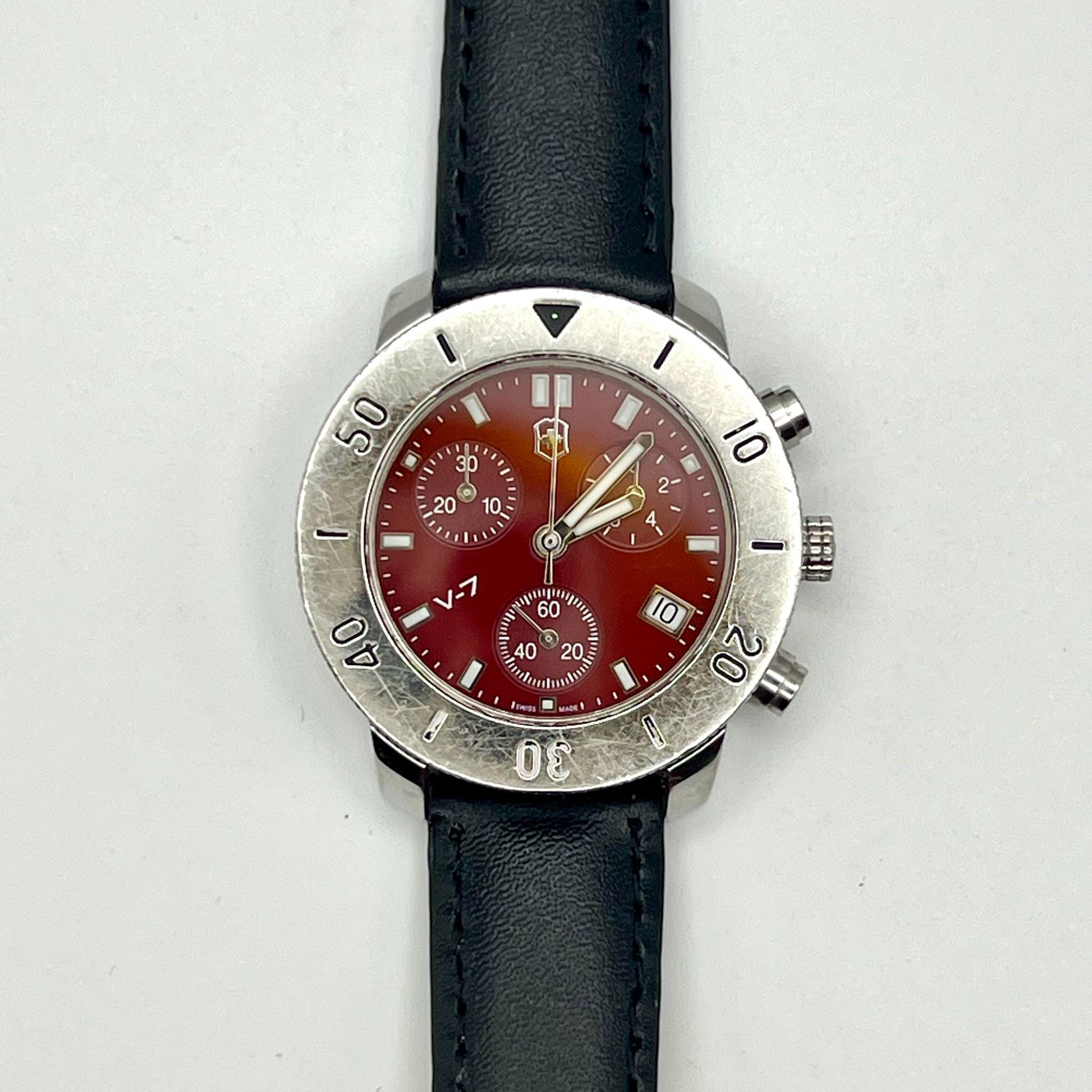 Vintage Victorinox Swiss Army Ladies Diver Watch: Red V7-35 Chrono 
