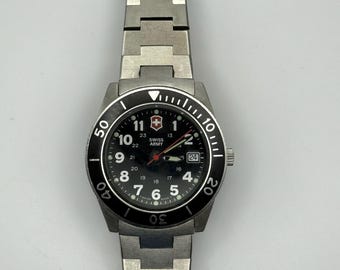 Vintage Victorinox 90's Swiss Army Mens Watch : Rare Lancer 100M