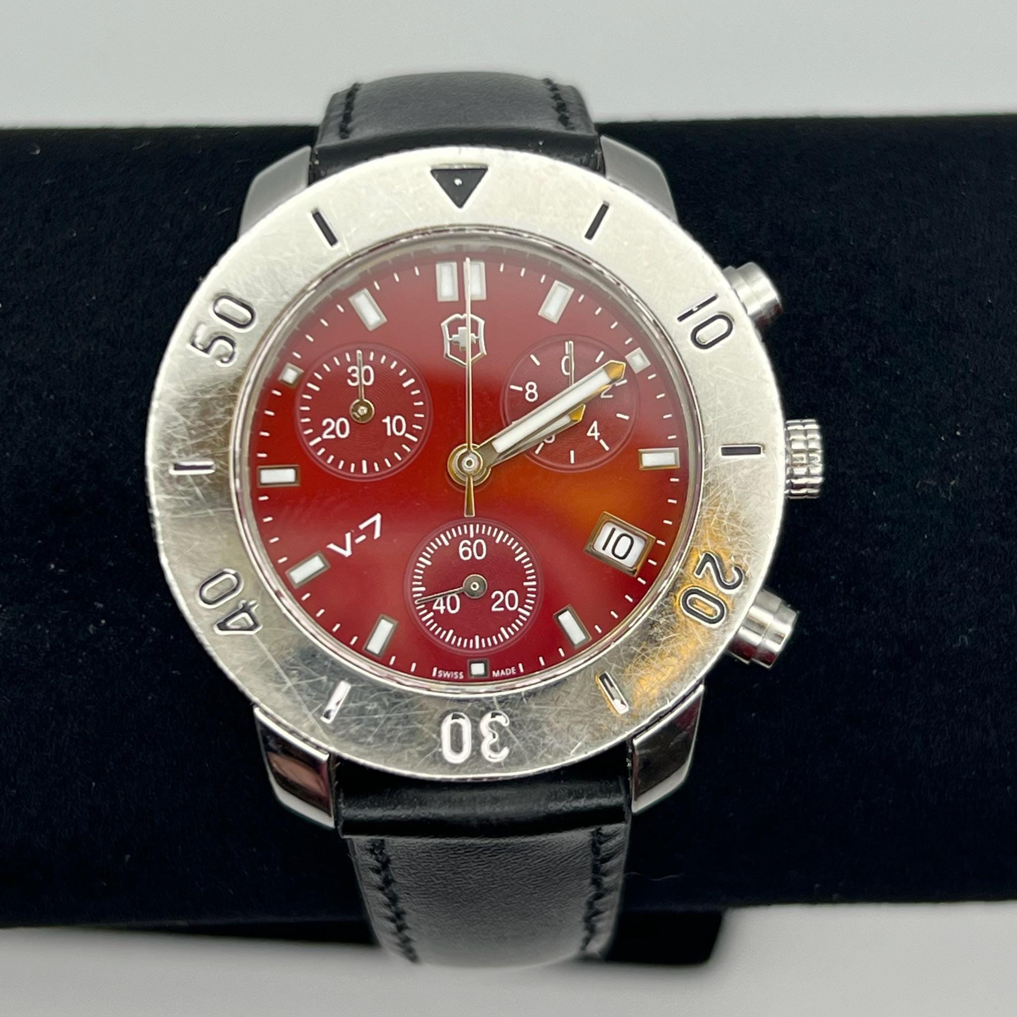 Vintage Victorinox Swiss Army Ladies Diver Watch: Red V7-35 Chrono 