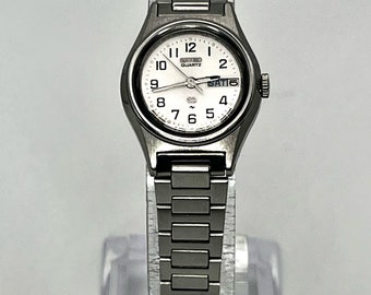 Seiko SQ Vintage  Silver tone All Stainless Steel Ladies Watch Working