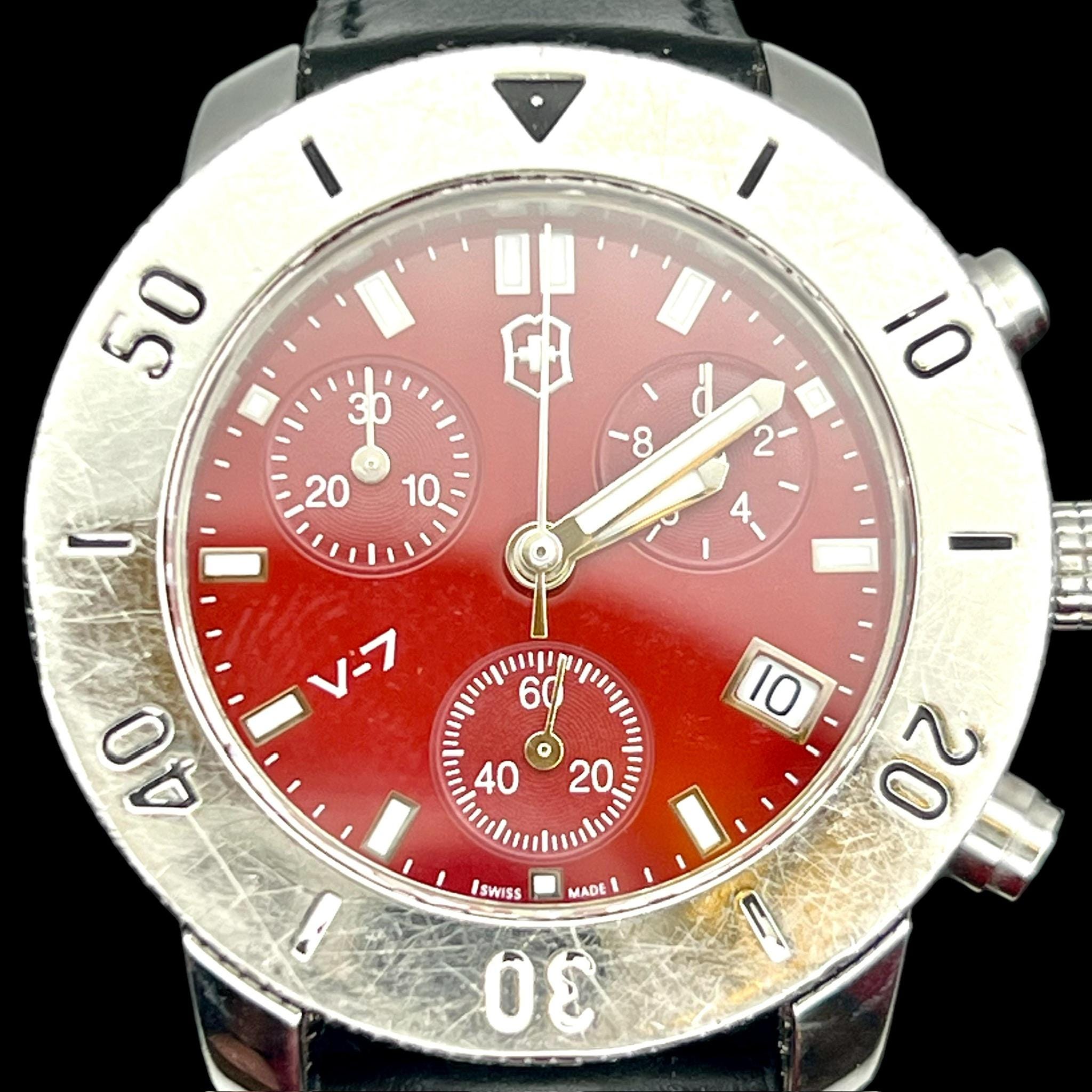 Vintage Victorinox Swiss Army Ladies Diver Watch: Red V7-35 Chrono 
