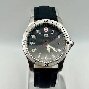 Vintage 97 Victorinox Swiss Army Brand Mens Swiss made Divers Watch Working