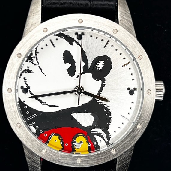 Vintage Walt Disney Unisex Watch: Limited Edition Mickey  display picture 3