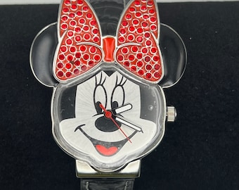 Reloj vintage de Minnie Mouse de Disney para mujer: orejas de piedra roja alegres, coleccionable, en funcionamiento.