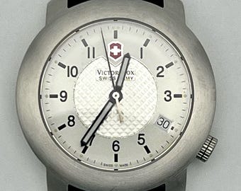Vintage Victorinox Swiss Army Mens watch : Saphire Crystal Guiloche Dial 37 mm Working