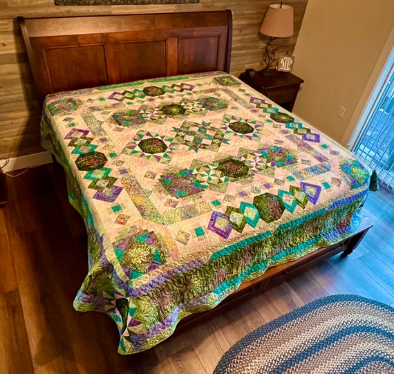 King Size Batik Quilt: Blooming Fields Wool Batting (108x108)