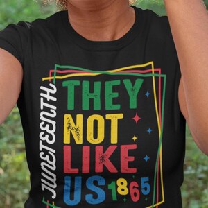 ジューンティーンス ユニセックスTシャツ、アフリカ系アメリカ人プライドTシャツ、黒人歴史月間シャツ、公民権運動アパレル、反人種差別抗議トップ