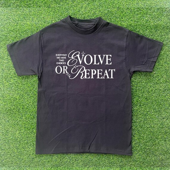 T-Shirt In Cotone 'Evolvi E Attacca' – Stampata Con Inchiostri Ecologici, Vestibilità Comoda, Colori Vari - 2