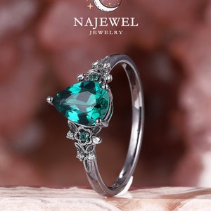 Gothic Smaragd Verlobungsring, Rhodium Schwarz Gold Mai Birthstone Versprechen Ring, Natur inspiriert Floral Smaragd Witchy Ehering für Frauen