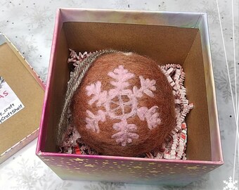 Bola de fieltro "Copo de nieve"