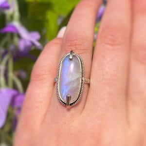 Regenboog maansteenring, massief sterlingzilveren ring, maansteen trouwring, ringen voor vrouwen, ovale maansteen zilveren ring, cadeau voor haar
