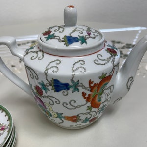 Vintage Chinese porcelain Jingdezhen teapot