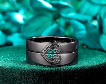 Gothic Emerald Couples Promise Ring, 14K Black Gold Heart Shaped His and Hers Wedding Band, Unique Women&#39;s Men&#39;s Witchy Engagement Ring Set
