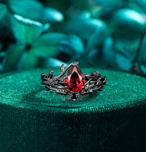 Pear Cut Garnet Gothic Engagement Ring Set Black Moissanite Witchy Bridal Set Rhodium Black Gold Natural Red Garnet Wedding Ring for Women Etsy
