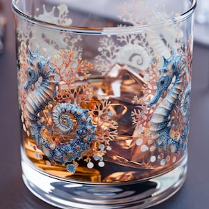 Seahorse Rocks Glass, Nautical Cocktail Glass, Ocean-Inspired Drinkware, Beach Decor, Gift for Sea Lovers, Summer Entertaining