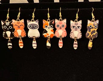 Adorables boucles d'oreilles à breloques chat avec queue pendante - Cadeau pour amoureux des chats - Bijoux animaux amusants