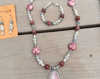 Cadeau d'anniversaire de mars - aigue-marine, lépidolite et collier, bracelet et boucles d'oreilles en argent