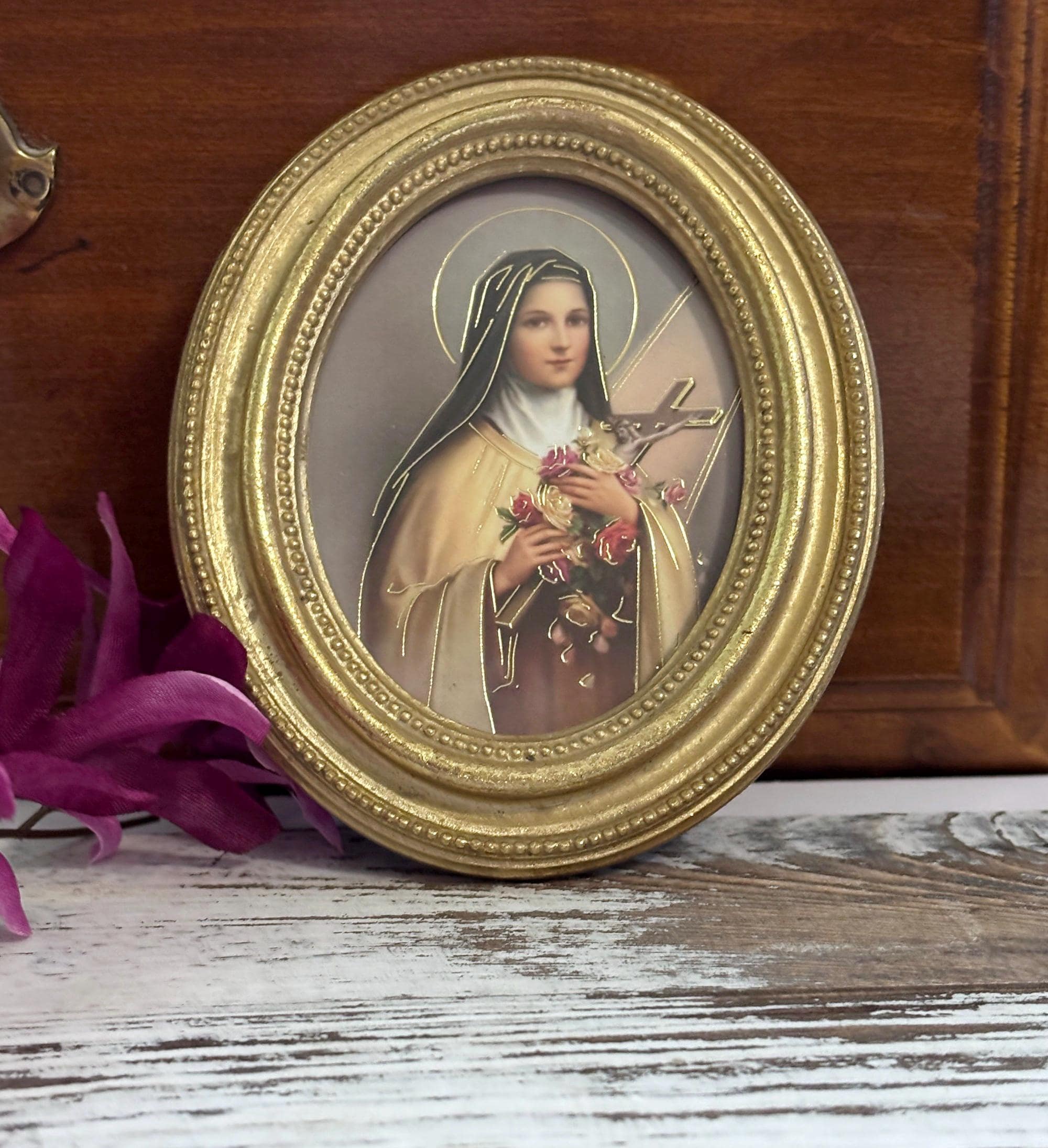St Therese of Lisieux Catholic Print With Gold Leaf Oval Frame 3-1