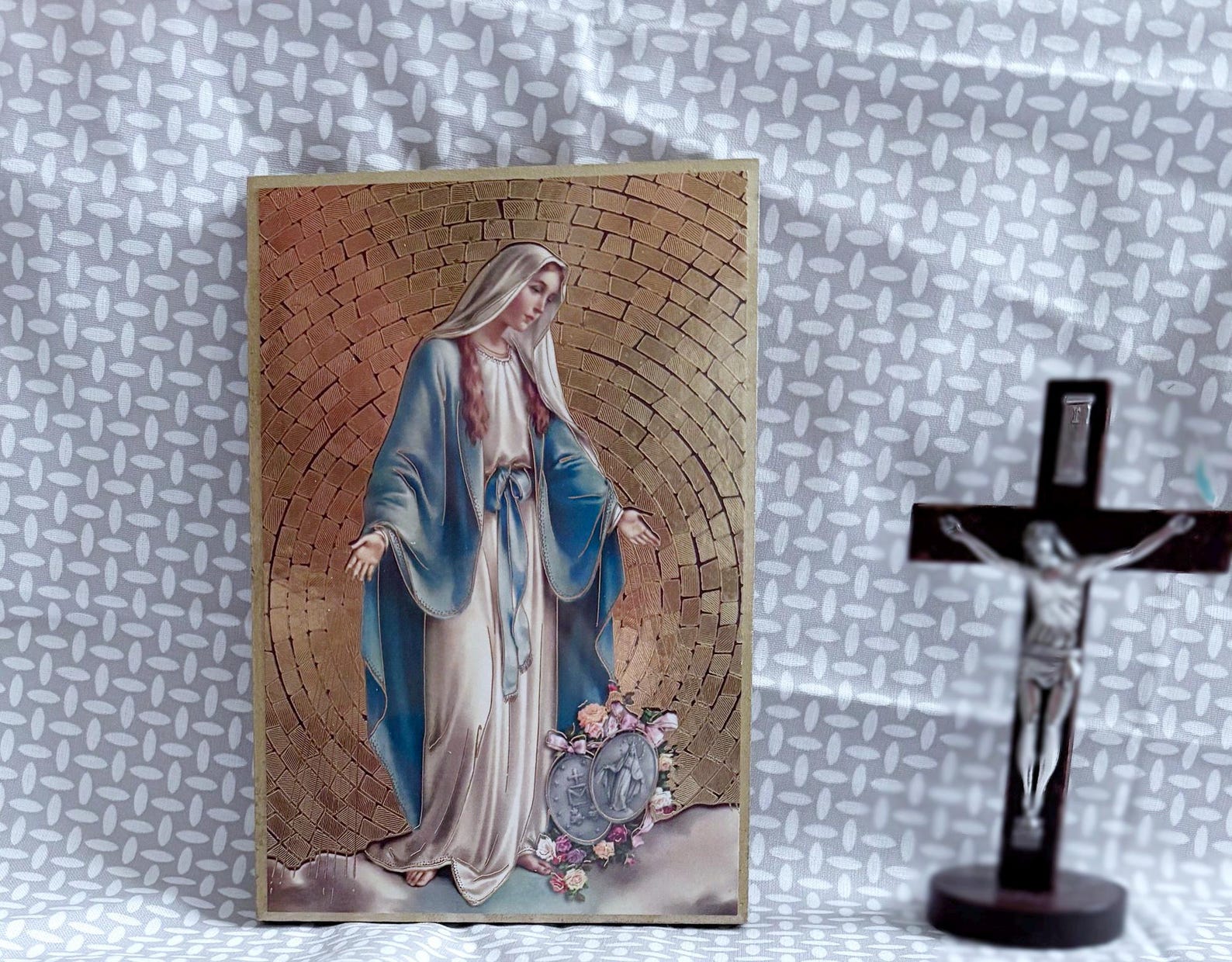 Our Lady of Grace Gold Foil Mosaic Plaque 4" X 6" With Full Color Hail ...