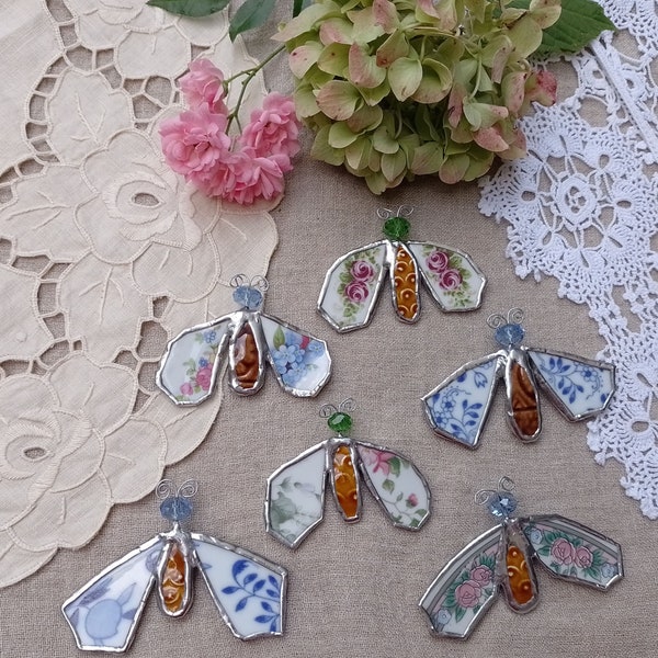 Vintage Butterfly Brooch / Handmade Brooch / Shabby Chic jewellery/ Handmade Broken Porcelain Jewelry/floral retro/statement Jewelry