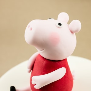 Adorno para tarta de Peppa Pig en fondant Fiesta de cumpleaños de Peppa Pig Adorno para tarta de Peppa Pig en fondant Tarta de Peppa Pig Segundo cumpleaños de Peppa Pig Tarta de Peppa Pig