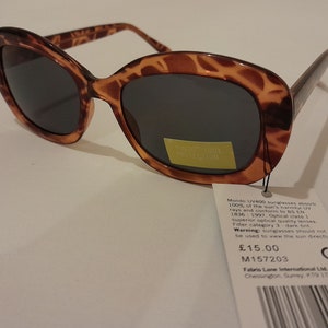 True Vintage Cat Eye Oval Sunglasses 1990&#39;s Tortoiseshell Womens 125mm Temple Dark Lens