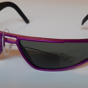 Authentic True Vintage 1980&#39;s Purple Black Wrap Around Sunglasses 140mm Frontal Classic Frame
