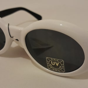 Gafas de sol vintage auténticas de los años 90 con forma de ojo de gato y lentes ovaladas, marco blanco, lentes oscuros, estilo Kurt Cobain, para hombres y mujeres
