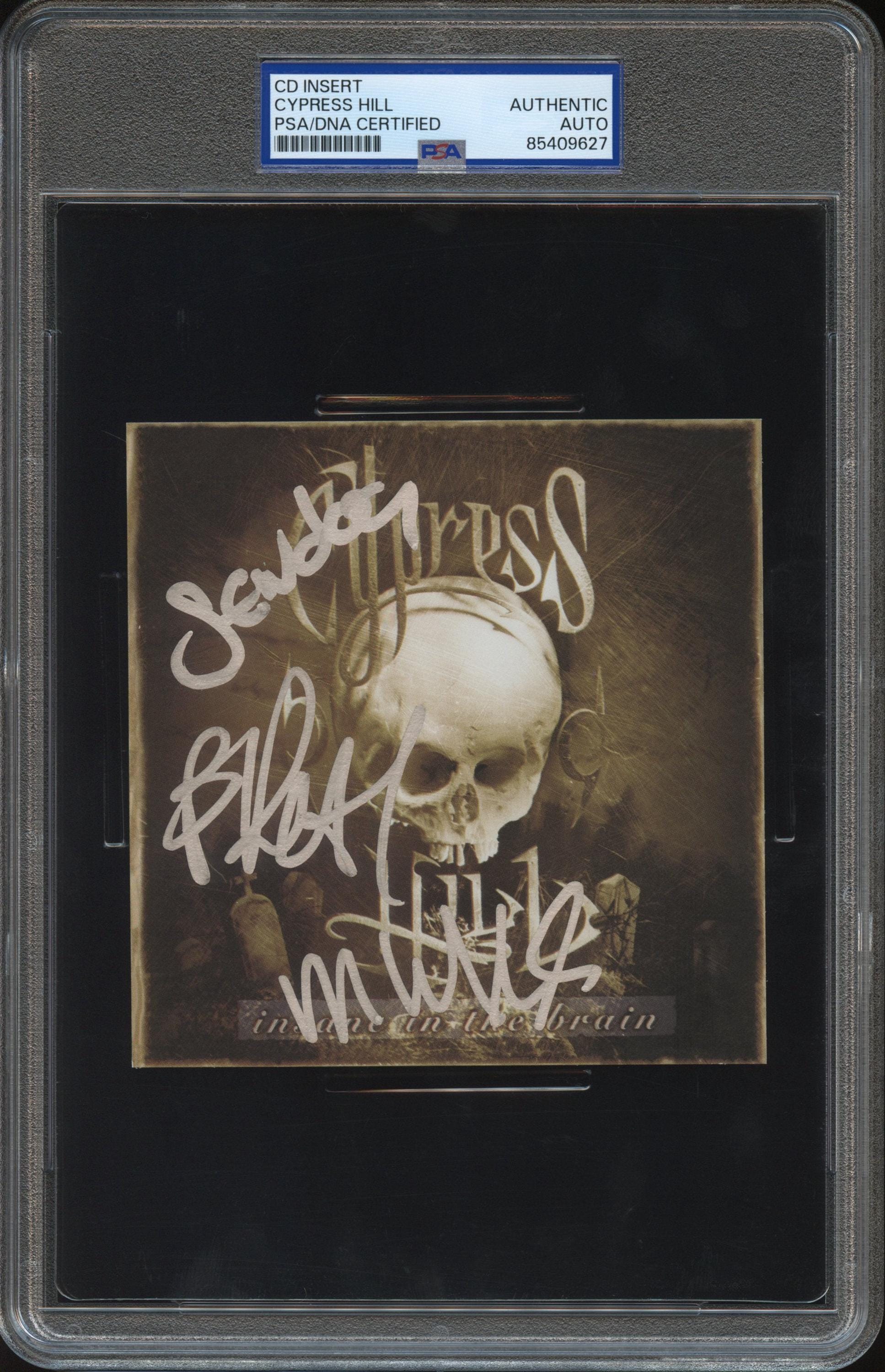CYPRESS HILL Performs 
