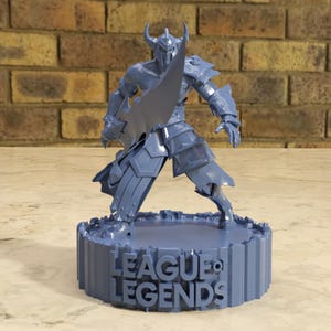 Tryndamere League Of Legends 3D Printed Figure, LoL Champion Statue, Custom Summoner Gift, Gamer Room Decor, Personalized Fan Art