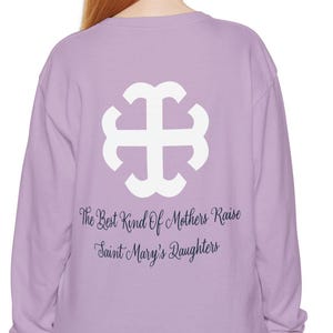 Saint Mary&#39;s College &quot;&quot;Mom&quot;&quot; Langarmshirt | Die besten Mütter | Komfortfarben