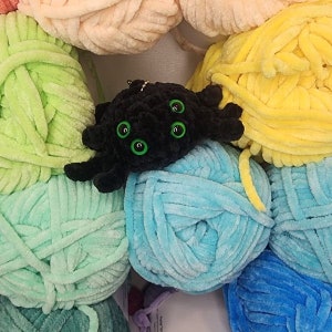 No sew spider keychain crochet pattern pdf (this is not a finished item, it is instructions to make your own item)