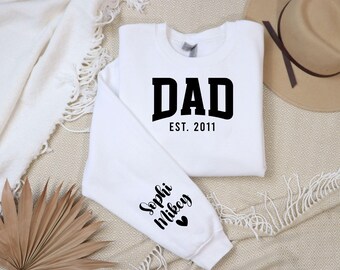 Benutzerdefinierter Vater mit Kindernamen auf dem Ärmel-Sweatshirt, personalisiertes Vatertagsgeschenk-Shirt mit Kindernamen, personalisiertes Vatertagshemd, neuer Vater