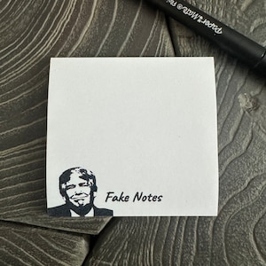 Post-it divertenti® / "Note false" sulle fake news di Trump / Post-it divertenti / Blocco note / Blocco di carta / Cancelleria / MAGA