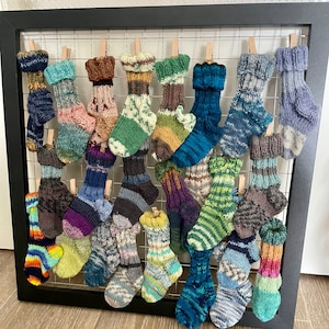 Advent calendar to fill yourself on knitted socks