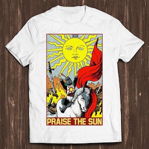 Prijs de zon dank God Tarot Card Reading Online Gaming Dark Souls Nerd Retro Film Gamer Meme Film Muziek Cool Gift Tee T Shirt C1111