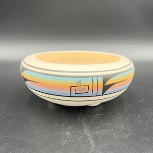 Vintage Navajo Painted Pottery Bowl, Vintage Navajo Signed Pottery Bowl, Vintage Santa Fe Navajo Matte Finish Pottery Bowl