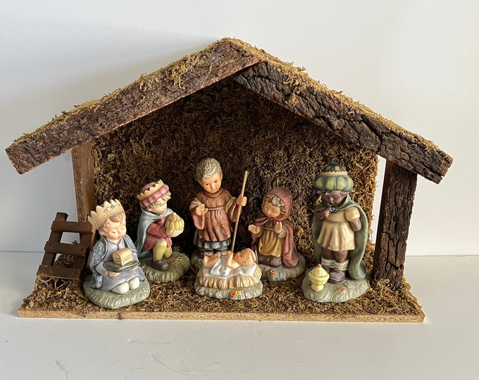 Berta Hummel Goebel 7 Piece Nativity Set With Creche, Vintage Berta